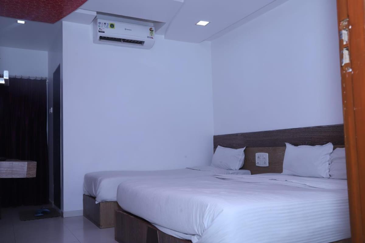 Hotel Kewal Inn Jalgaon ภายนอก รูปภาพ